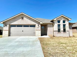 301 Post Oak Ave, Gentry, AR 72734