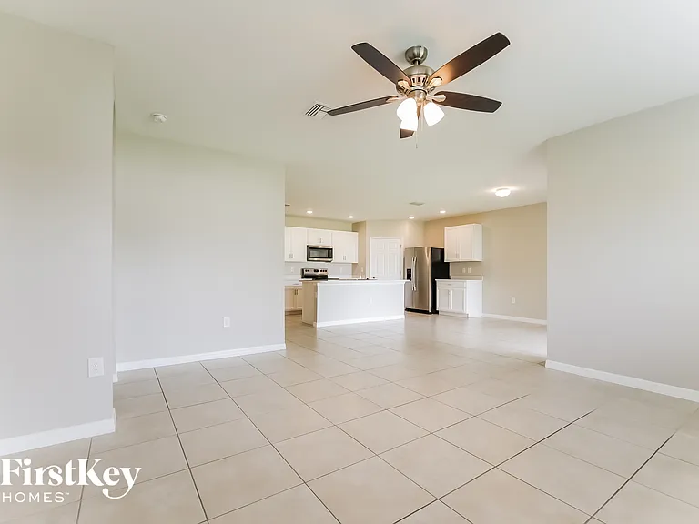 18533 Miami Blvd — Photo 4