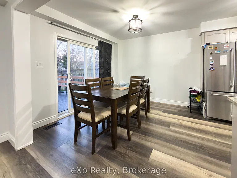 12 Griffiths Ave — Photo 4