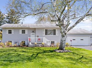 8 W Canon Dr, Rochester, NY 14624