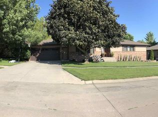 1624 W Berry Hill Dr, Norfolk, NE 68701