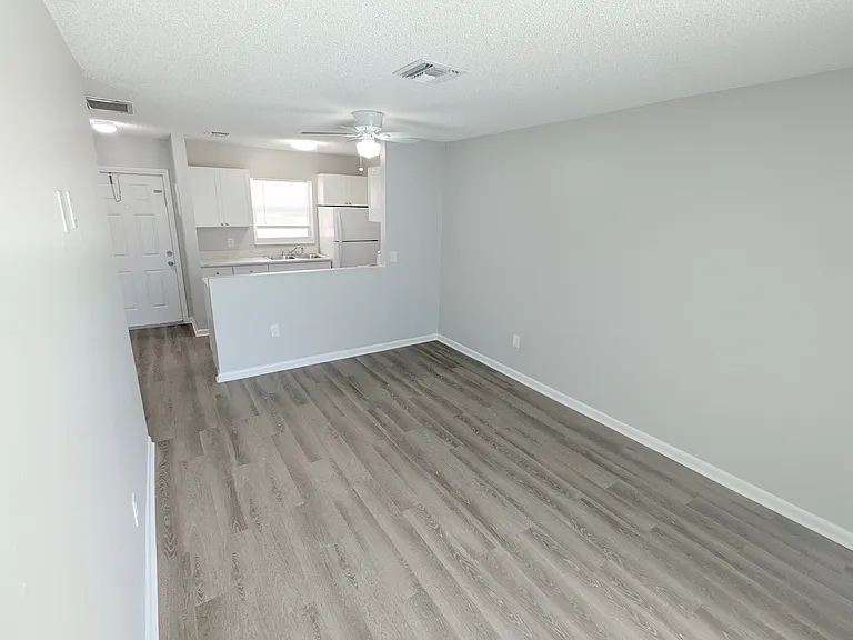 3031-3045 Springfield Ln #3035 — Photo 19