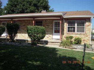 906 Legrand Dr, Lansing, MI 48910