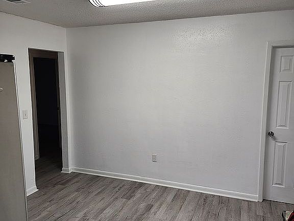 3rd image of 3079 Woodbury Cir