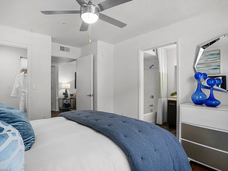 La Ventana Apartments — Photo 39
