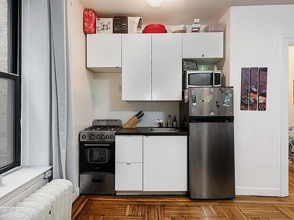 3rd image of 268 W 11th St #1D