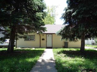 6767 Hamilton St, Omaha, NE 68132