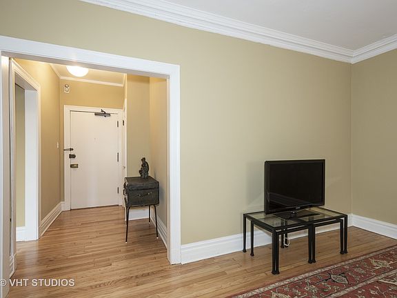 4th image of 3520 N Lake Shore Dr APT 2K