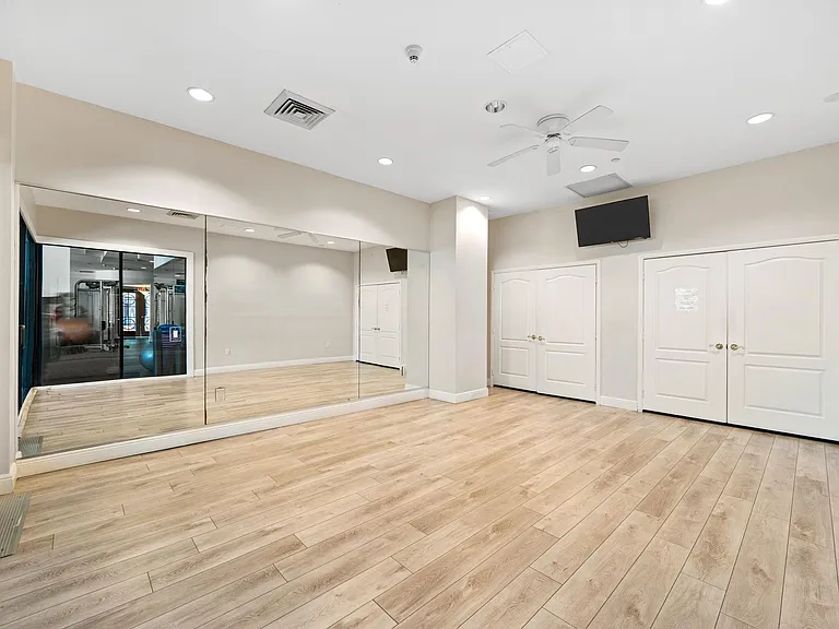 610 W Las Olas Blvd #1016N — Photo 33