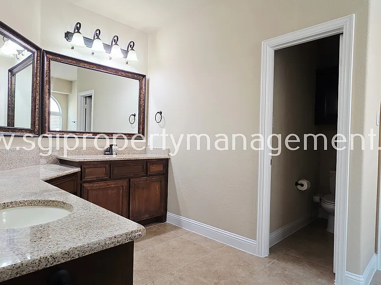 12381 Summertree Dr — Photo 19