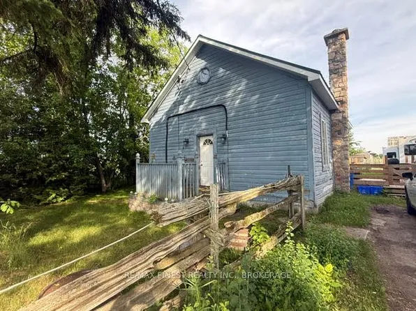4556 Milburn Rd, South Frontenac, ON K0H 1H0