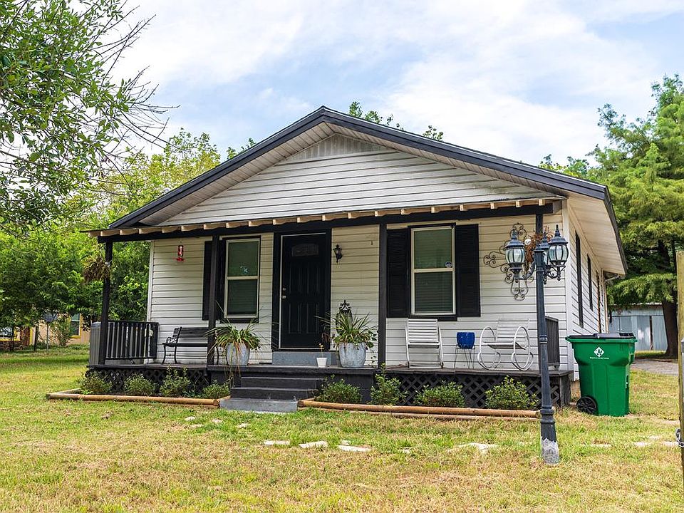 1st image of 116 Benbrook Dr