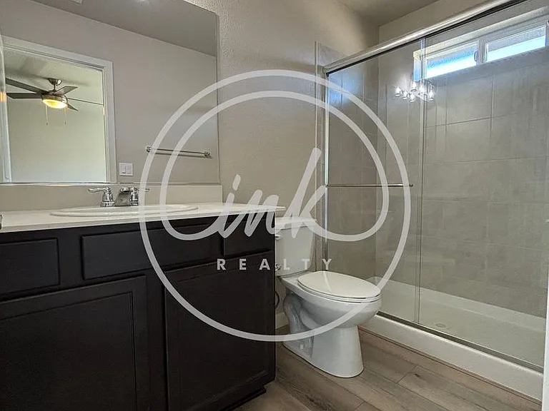 608 Crossing Cir — Photo 16