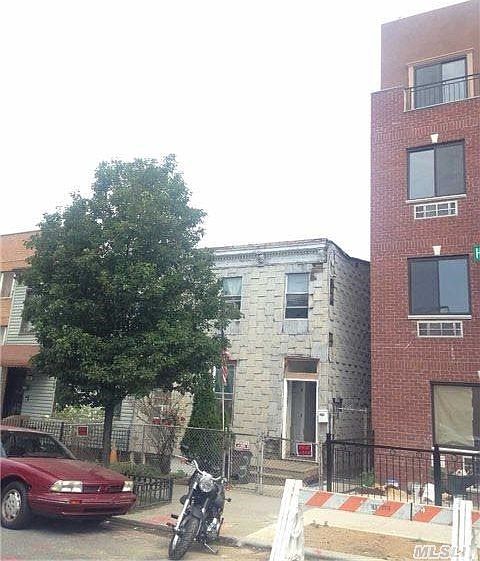2nd image of 991 Bluffview Dr