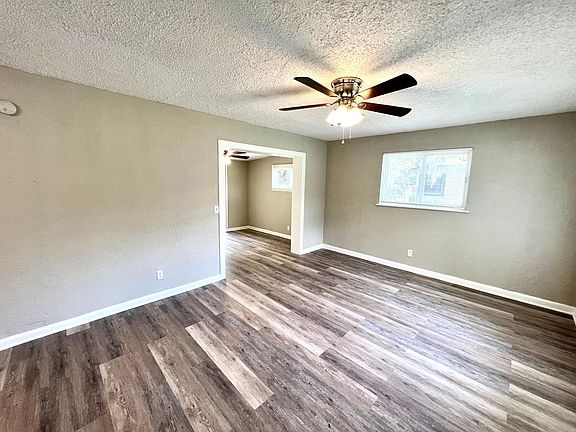 4th image of 4662 Bristol Ave