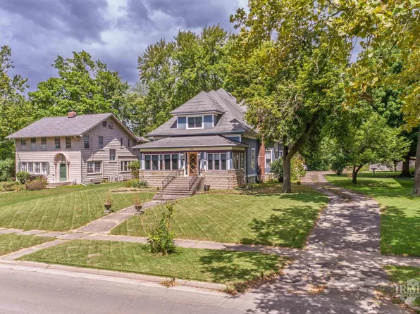 404 E McCulloch Blvd, Muncie, IN 47303