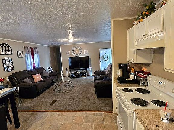 3rd image of 8985 Normandy Blvd