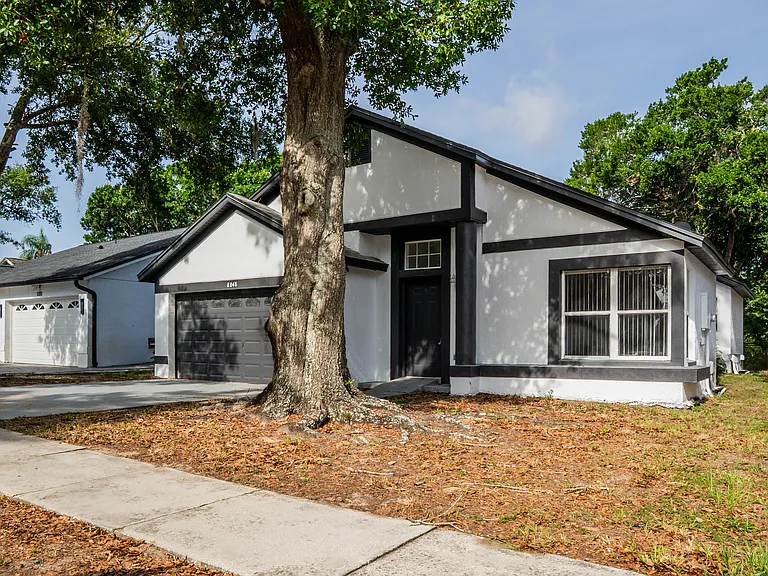 8848 Parliament Ct — Photo 2