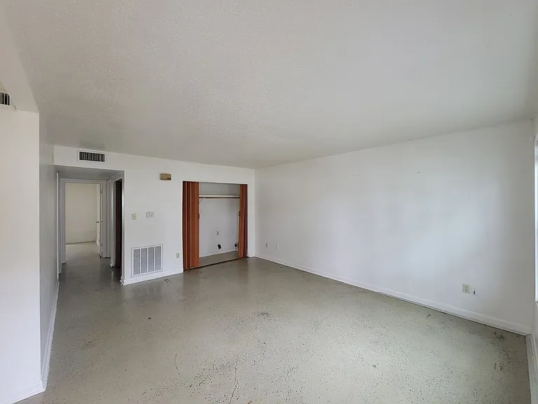 County View Apartments — Photo 34