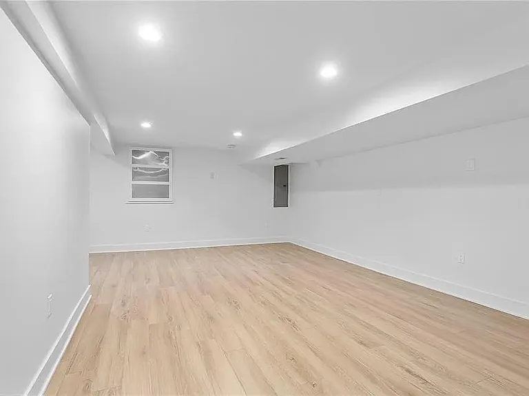 8105 Rosewood Dr — Photo 11