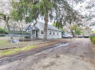 610 NE D St, Grants Pass, OR 97526