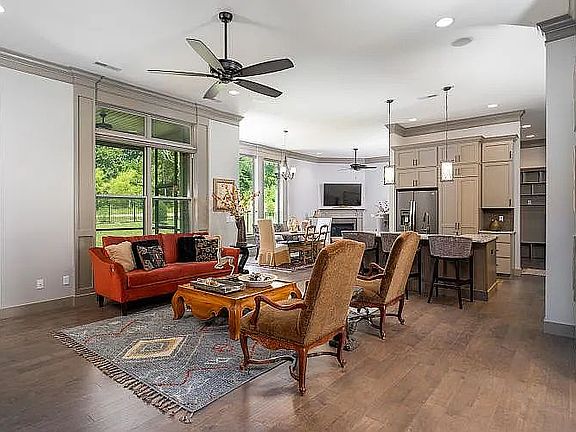 4th image of 1205 Shallow Ridge Cir