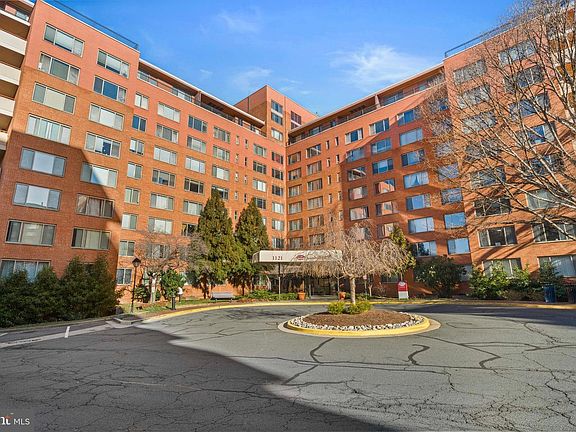 4th image of 1121 Arlington Blvd APT 405