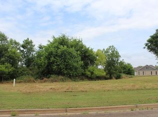 233 Wentworth Ln, Albany, GA 31721