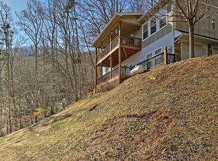 342 Holly Berry Cir, Hayesville, NC 28904