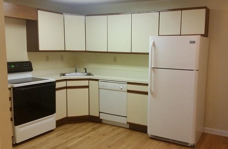 1st image of 102 Oakwood Ave #B