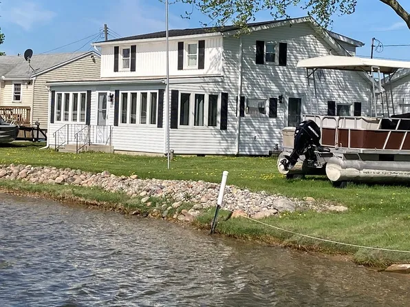 357 Plank Rd, Hudson, MI 49247
