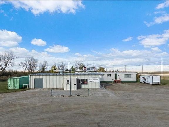 2nd image of 2701 Highway 5nw