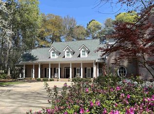 1660 Club Dr, Greensboro, GA 30642