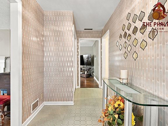 3rd image of 3035 W 11th St