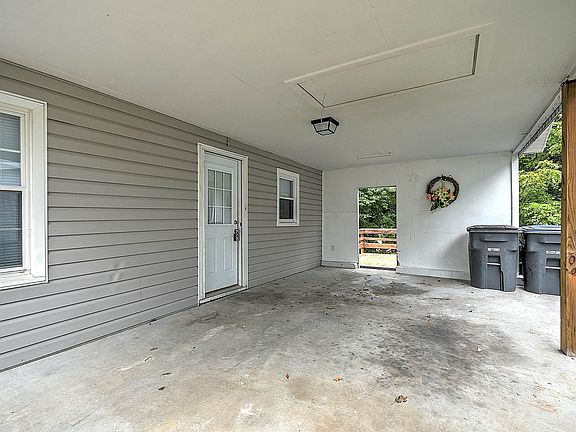 2nd image of 2916 Ashley St