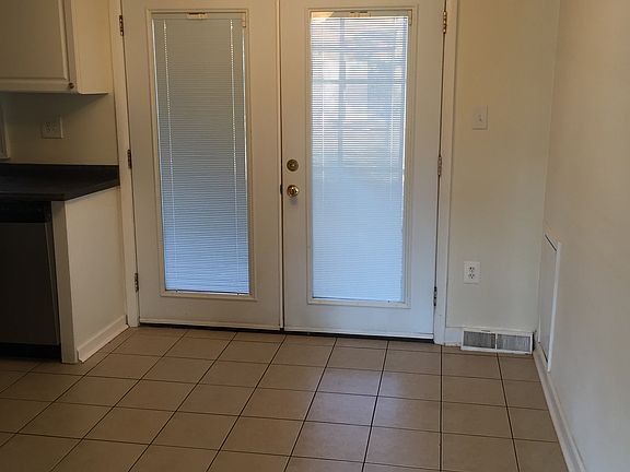 eat in area in kitchen