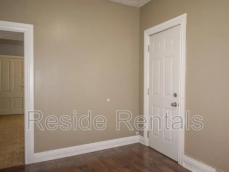502 W Center St #1 — Photo 2