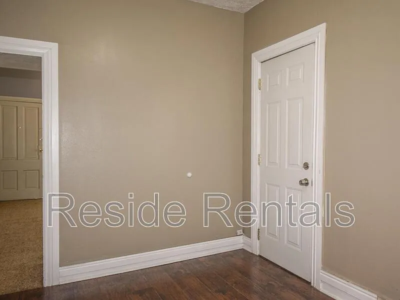 Building Photo - 502 W Center St #1