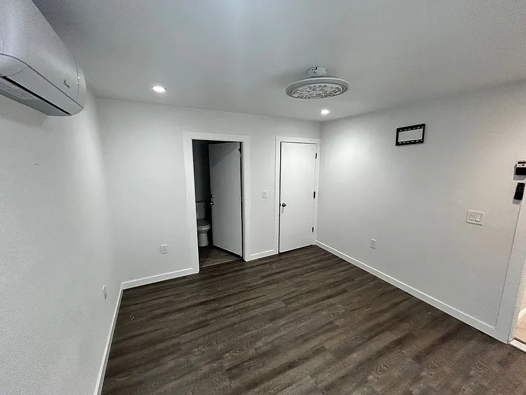 1525 W Orangeburg Ave — Photo 25