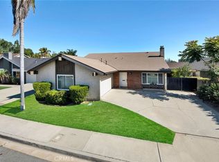 929 Carnation Ave, Costa Mesa, CA 92626