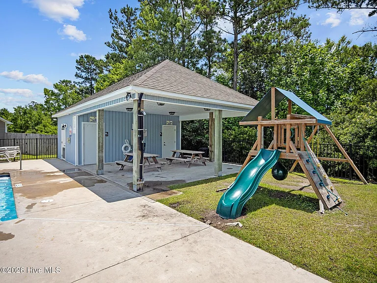 251 Breakwater Dr — Photo 5