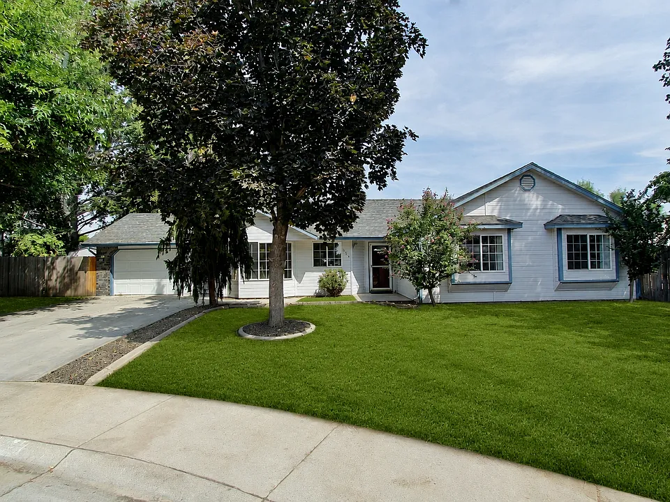 608 Smith Ct