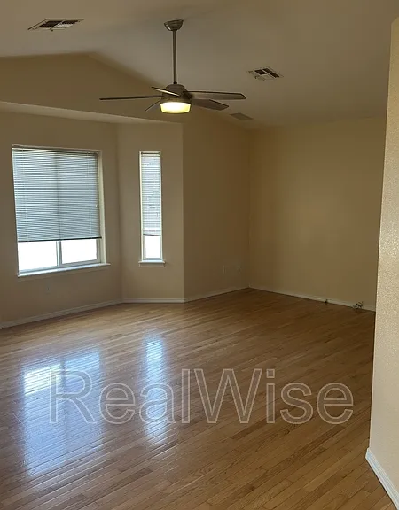 1951 SW Betty Ln — Photo 5