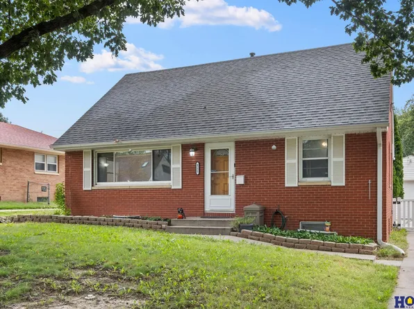 4225 Pioneers Blvd, Lincoln, NE 68506