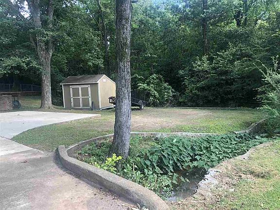 3rd image of 604 W Carolanne Blvd