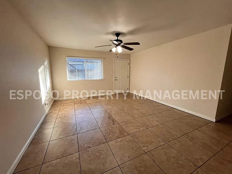358 N Valeria St — Photo 6