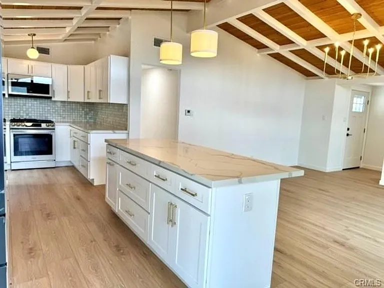 2324 W Palm Ave — Photo 9