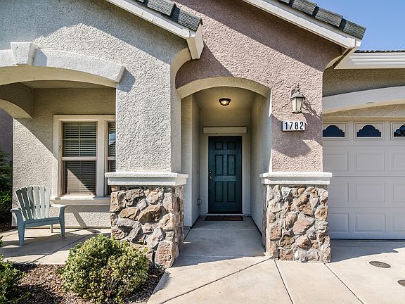 3rd image of 1782 Pico Rivera Dr