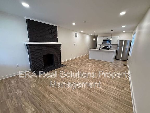2nd image of 847 Heyl Ave