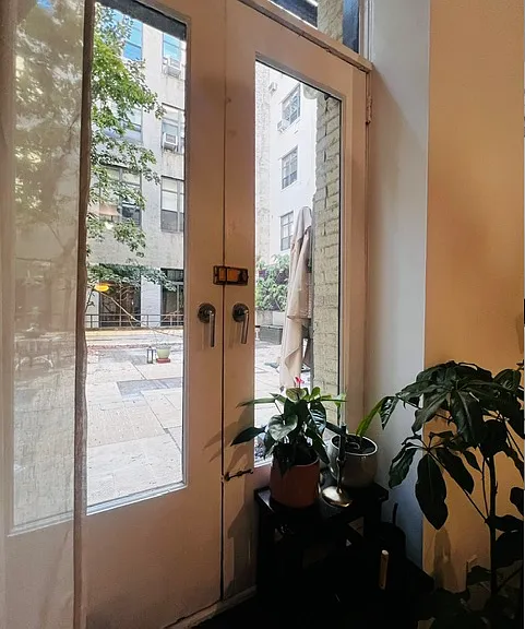 160 W 16th St #1C — Photo 12